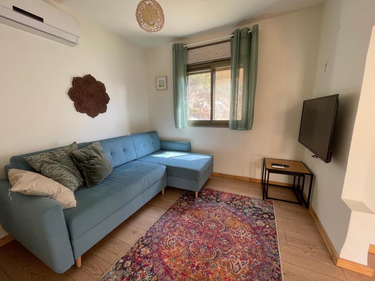 Connected Guest House Amirim Buitenkant foto